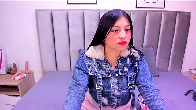 Emmy-Turnner online show from 10/24/25, 12:12