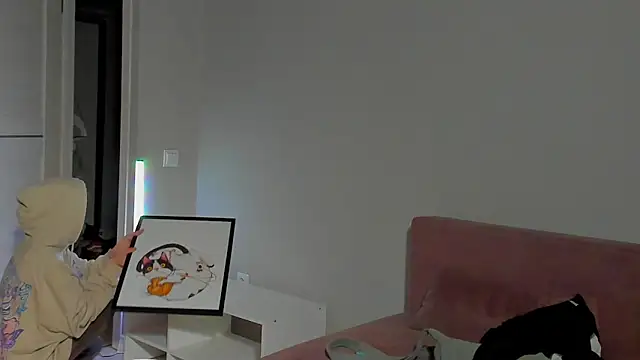 Snapshot of EllaSky_xoxo chatting on 12/18/24, 11:40 EllaSky xoxo online show from 12/18/24, 11:40