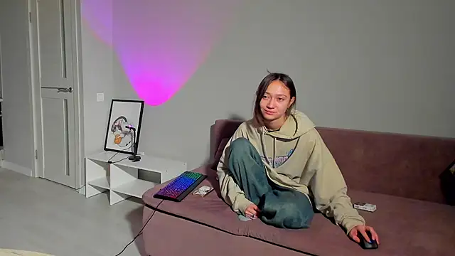 Snapshot of EllaSky_xoxo chatting on 01/28/25, 03:36 EllaSky xoxo online show from 01/28/25, 03:36