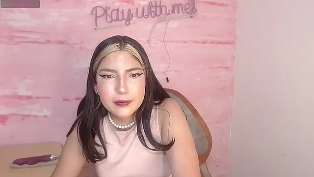 Snapshot of Sophia_Watson_ chatting on 12/07/24, 02:02 Sophia Watson online show from 12/07/24, 02:02