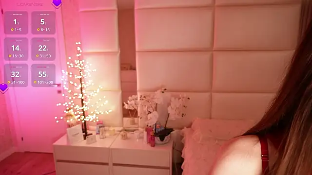 Lilly Colins online show from 03/22/26, 08:34