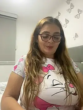 Snapshot of AntonellaAlondra4 chatting on 12/20/24, 04:42 AntonellaAlondra4 online show from 12/20/24, 04:42