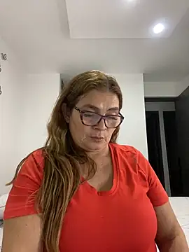 Snapshot of AntonellaAlondra4 chatting on 01/10/25, 01:32 AntonellaAlondra4 online show from 01/10/25, 01:32