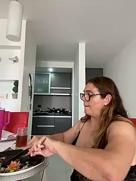 Snapshot of AntonellaAlondra4 chatting on 01/13/25, 06:38 AntonellaAlondra4 online show from 01/13/25, 06:38