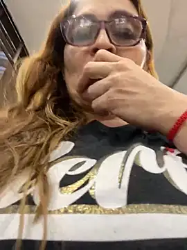 Snapshot of AntonellaAlondra4 chatting on 01/24/25, 11:23 AntonellaAlondra4 online show from 01/24/25, 11:23