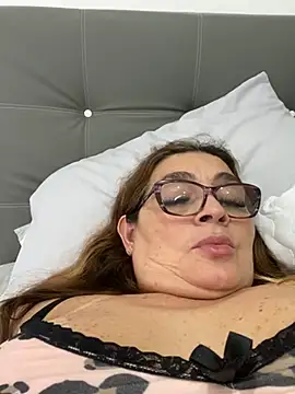 Snapshot of AntonellaAlondra4 chatting on 02/13/25, 05:01 AntonellaAlondra4 online show from 02/13/25, 05:01