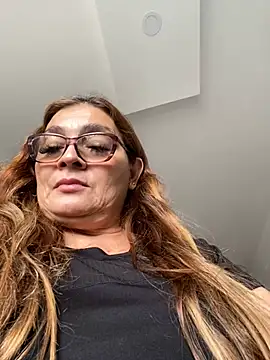 Snapshot of AntonellaAlondra4 chatting on 02/17/25, 06:48 AntonellaAlondra4 online show from 02/17/25, 06:48