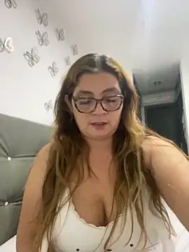 Snapshot of AntonellaAlondra4 chatting on 03/01/25, 04:47 AntonellaAlondra4 online show from 03/01/25, 04:47