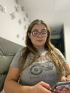 Snapshot of AntonellaAlondra4 chatting on 03/02/25, 01:58 AntonellaAlondra4 online show from 03/02/25, 01:58