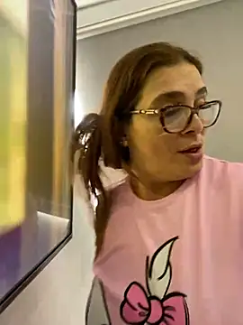 Snapshot of AntonellaAlondra4 chatting on 03/20/25, 04:53 AntonellaAlondra4 online show from 03/20/25, 04:53