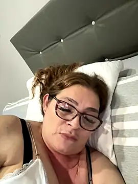 Snapshot of AntonellaAlondra4 chatting on 09/14/25, 03:05 AntonellaAlondra4 online show from 09/14/25, 03:05