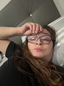 Snapshot of AntonellaAlondra4 chatting on 10/05/25, 03:05 AntonellaAlondra4 online show from 10/05/25, 03:05