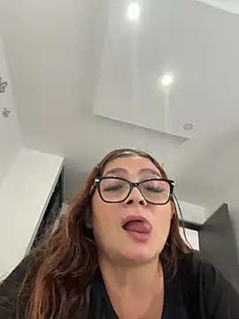 Snapshot of AntonellaAlondra4 chatting on 05/07/26, 03:17 AntonellaAlondra4 online show from 05/07/26, 03:17