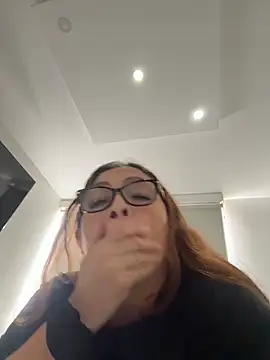 Snapshot of AntonellaAlondra4 chatting on 05/11/26, 02:45 AntonellaAlondra4 online show from 05/11/26, 02:45