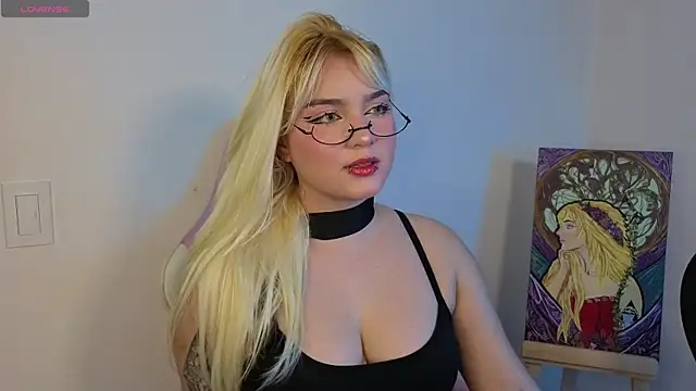 Snapshot of Pretty__zoe chatting on 12/28/24, 12:47 Pretty zoe online show from 12/28/24, 12:47