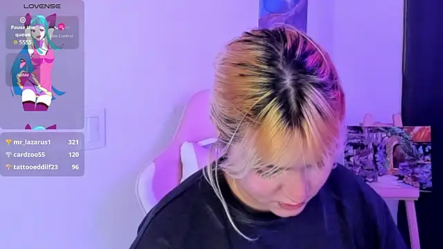 Snapshot of Pretty__zoe chatting on 02/11/25, 06:30 Pretty zoe online show from 02/11/25, 06:30