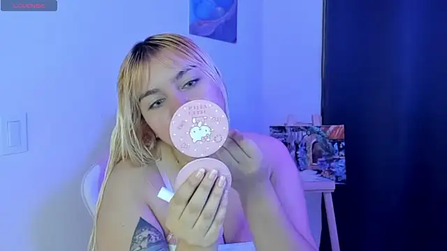 Snapshot of Pretty__zoe chatting on 02/11/25, 11:54 Pretty zoe online show from 02/11/25, 11:54