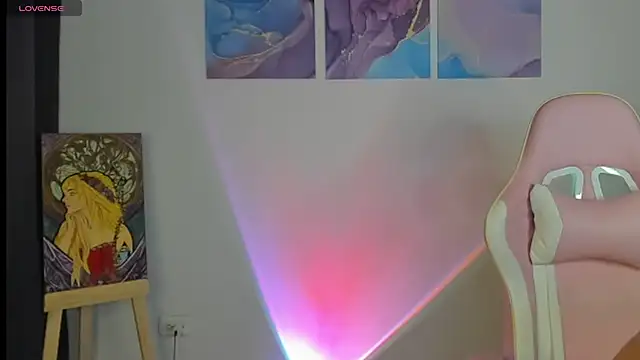 Snapshot of Pretty__zoe chatting on 02/24/25, 12:20 Pretty zoe online show from 02/24/25, 12:20