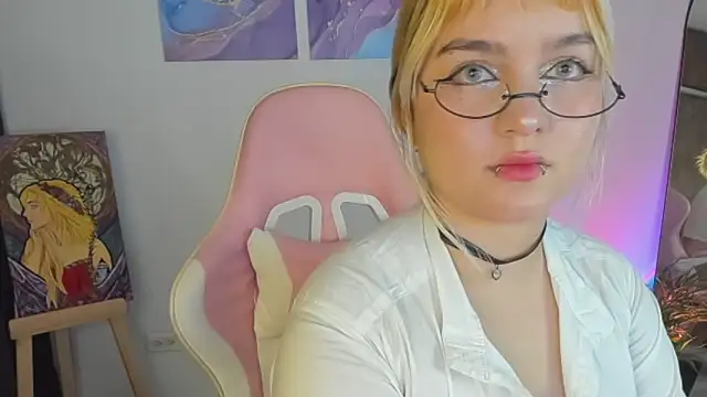 Snapshot of Pretty__zoe chatting on 02/27/25, 02:32 Pretty zoe online show from 02/27/25, 02:32