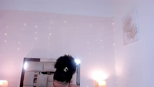 Snapshot of saraandstiven chatting on 03/06/25, 03:02 saraandstiven online show from 03/06/25, 03:02