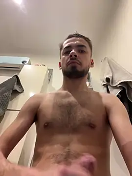 Snapshot of romain698 chatting on 02/15/26, 08:24 romain698 online show from 02/15/26, 08:24