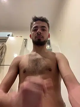 Snapshot of romain698 chatting on 02/18/26, 07:59 romain698 online show from 02/18/26, 07:59