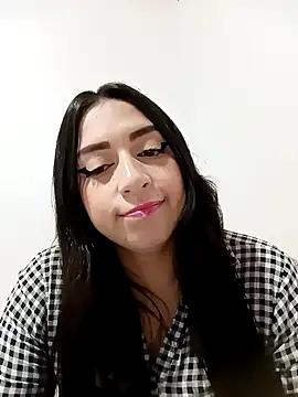 Snapshot of AlondraMendez chatting on 09/27/25, 05:56 AlondraMendez online show from 09/27/25, 05:56