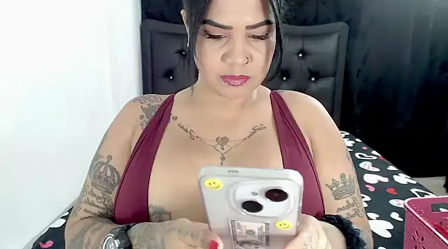 Snapshot of reichellbusty chatting on 02/16/25, 08:44 reichellbusty online show from 02/16/25, 08:44