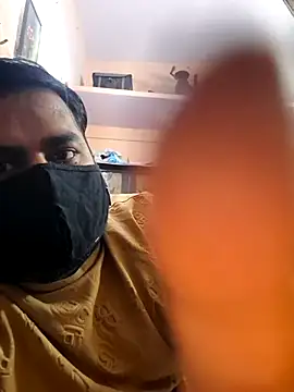 Snapshot of bobbyronak chatting on 11/16/25, 07:08 bobbyronak online show from 11/16/25, 07:08