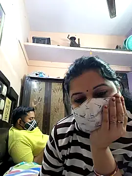 Snapshot of bobbyronak chatting on 11/25/25, 06:41 bobbyronak online show from 11/25/25, 06:41