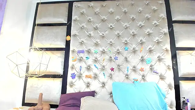 Aurora-Rossi online show from 11/05/25, 02:55