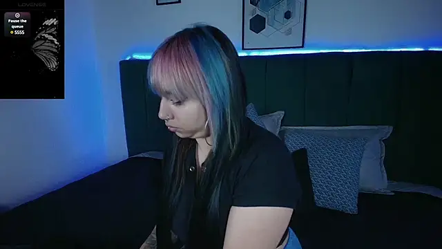 Veronica Goddes online show from 03/17/25, 01:18