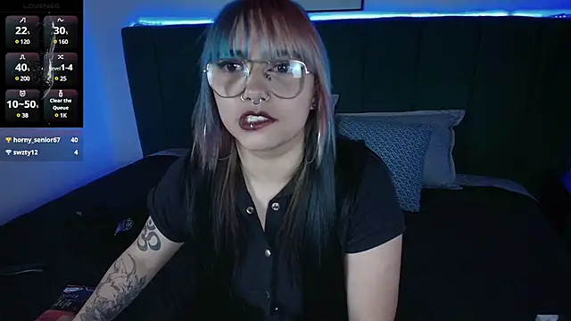 Veronica Goddes online show from 03/17/25, 04:22