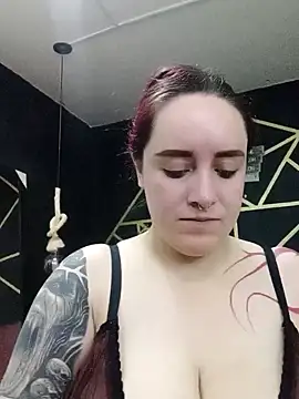 Snapshot of Gelena_Black chatting on 02/08/25, 01:22 Gelena Black online show from 02/08/25, 01:22