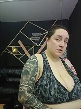 Snapshot of Gelena_Black chatting on 10/14/25, 12:06 Gelena Black online show from 10/14/25, 12:06