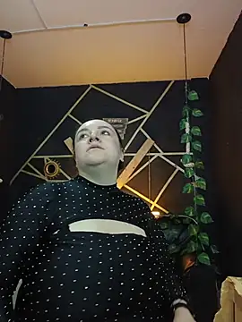 Snapshot of Gelena_Black chatting on 11/04/25, 12:37 Gelena Black online show from 11/04/25, 12:37