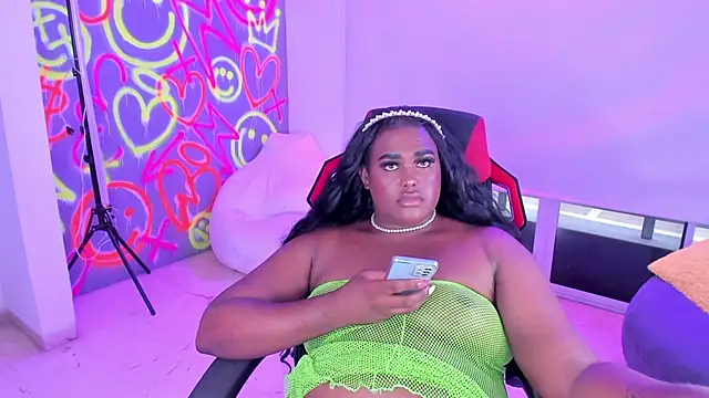 Snapshot of GEANNAROSE chatting on 01/14/25, 04:57 GEANNAROSE online show from 01/14/25, 04:57