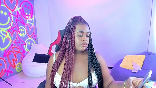 Snapshot of GEANNAROSE chatting on 02/01/25, 05:28 GEANNAROSE online show from 02/01/25, 05:28