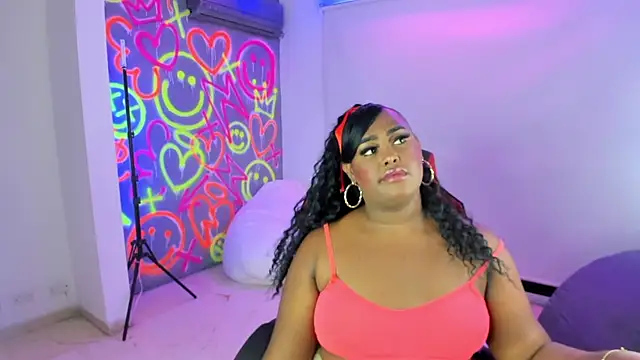 Snapshot of GEANNAROSE chatting on 02/21/25, 05:24 GEANNAROSE online show from 02/21/25, 05:24