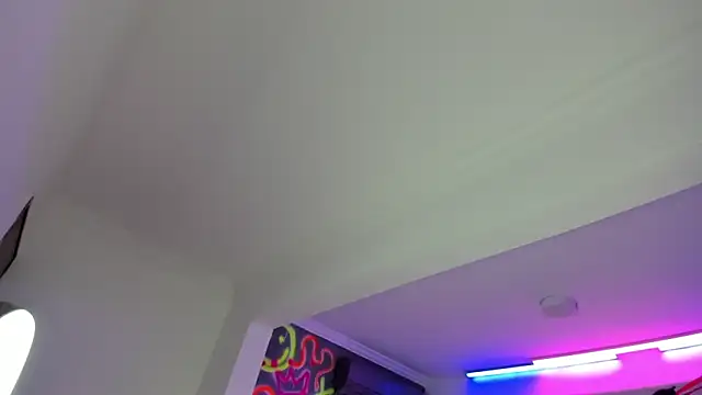 Snapshot of GEANNAROSE chatting on 02/21/25, 01:00 GEANNAROSE online show from 02/21/25, 01:00