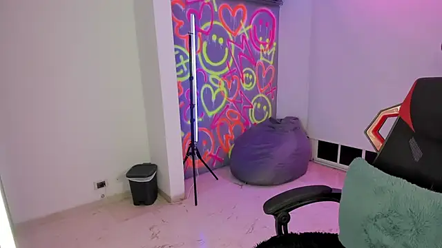 Snapshot of GEANNAROSE chatting on 03/09/25, 02:07 GEANNAROSE online show from 03/09/25, 02:07