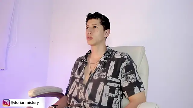 Dorianmistery2322  online show from 04/04/26, 11:02