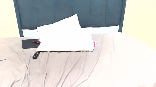 Snapshot of kittykhloe22 chatting on 03/11/25, 09:37 kittykhloe22 online show from 03/11/25, 09:37