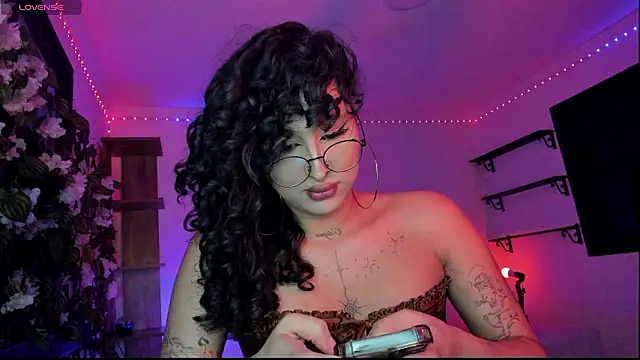 Heka Prudence online show from 03/25/26, 03:23