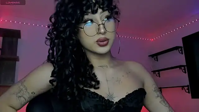 Heka Prudence online show from 04/18/26, 04:05