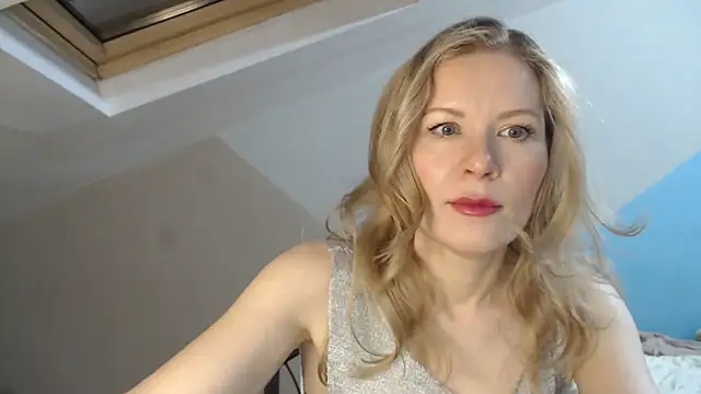 Juli julyyy online show from 12/07/24, 11:45