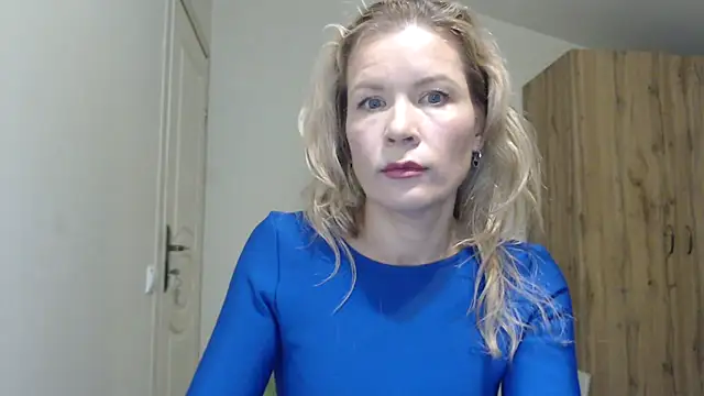 Juli julyyy online show from 01/11/25, 06:54