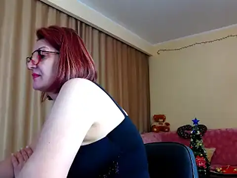 Snapshot of EdithCharm chatting on 12/09/24, 06:14 EdithCharm online show from 12/09/24, 06:14