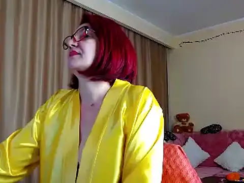 Snapshot of EdithCharm chatting on 01/08/25, 07:24 EdithCharm online show from 01/08/25, 07:24