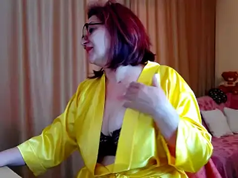 Snapshot of EdithCharm chatting on 03/11/25, 03:45 EdithCharm online show from 03/11/25, 03:45